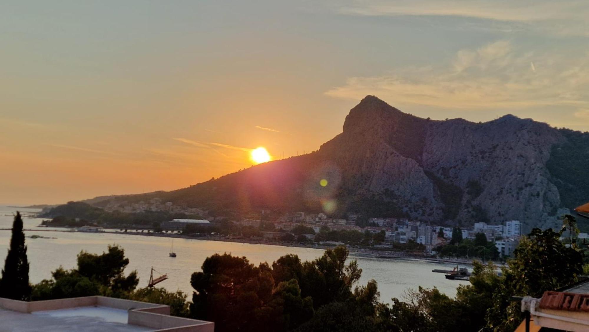 Sea View Panorama Apartment L Omis Bagian luar foto