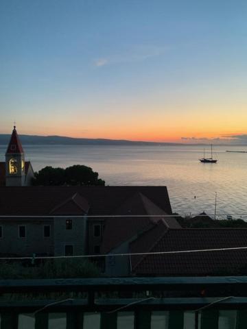 Sea View Panorama Apartment L Omis Bagian luar foto